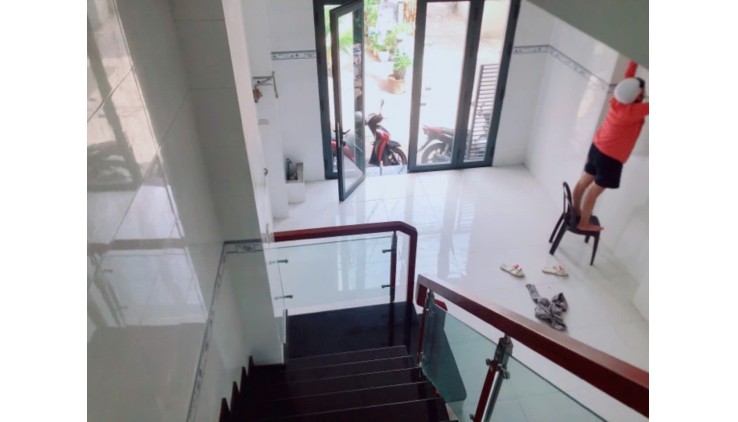 BÁN NHÀ MỚI 3 TẦNG, 4PN - NGANG  HƠN 4M, HẺM THẲNG 1 TRỤC, PHƯỜNG TÂN HƯNG, QUẬN 7