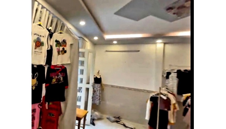 NHÀ MỚI Ở NGAY, Gần chợ Thủ Đức, dtsd 82m2, hẻm xe Hơi, chỉ 4 tỷ hơn.