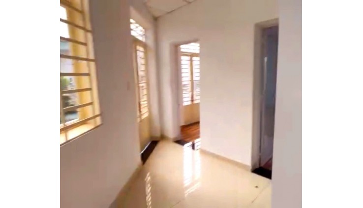 NHÀ MỚI Ở NGAY, Gần chợ Thủ Đức, dtsd 82m2, hẻm xe Hơi, chỉ 4 tỷ hơn.