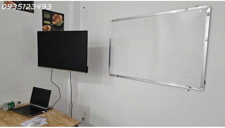 Cho thuê Văn Phòng giá rẻ Tân Phú, 40m2 chỉ 6 triệu, đầy đủ bàn ghế, sofa giường, máy lạnh, máy in, tivi.