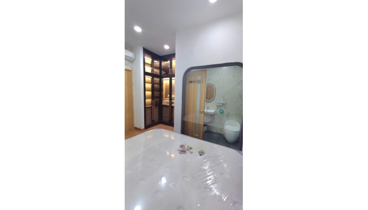 Bán nhà siêu phẩm Hoàng Văn Thụ,P4, Tân Bình, 5 tầng, 4.5m x 15m, full NT, 16.8 tỷ