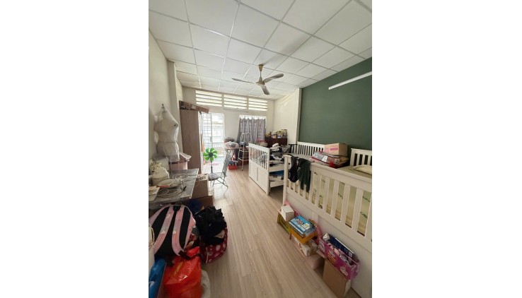 Bán nhà MT vip Đồng Đen, P11, Tân Bình, ngang 4.3m x 18.5m, 16.8tỷ