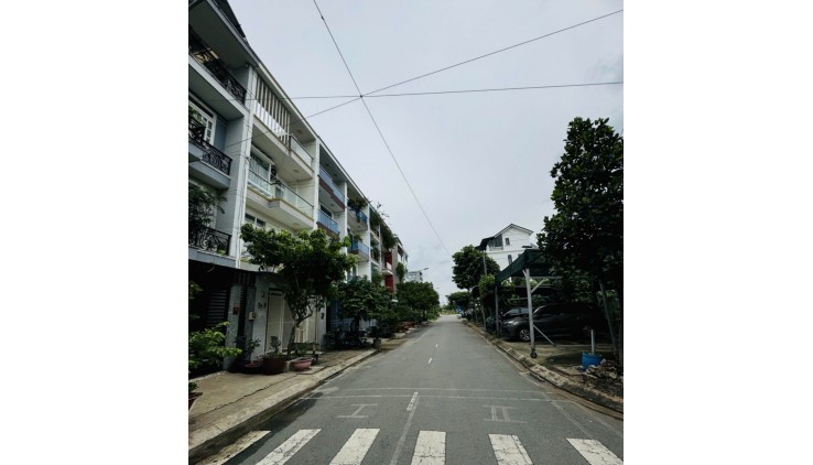 MẶT TIỀN LỘ 10M LỀ 5M NGAY NGÃ TƯ SẦM UẤT - DỌC TRỤC KÊNH THAM LƯƠNG - GẦN TÊN LỬA AEON MALL - DÒNG TIỀN 40TR MÀ NHỈNH 7 TỶ.