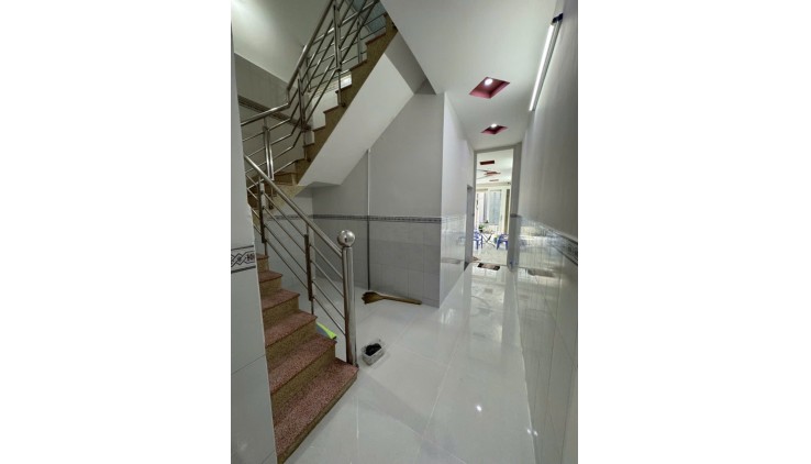 NHÀ 2 TẦNG 100M2 - HẺM XE HƠI NGAY AN LẠC - HƠN 4 TỶ.