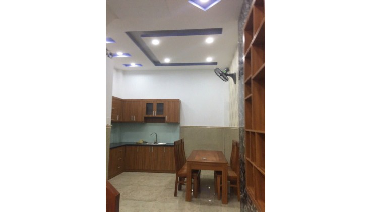 Bán nhà Gv- Nguyễn Văn Khối, ngay cv Làng hoa (4*12m), hẻm ô tô thông, nhà 3 tầng, 7Tỷ