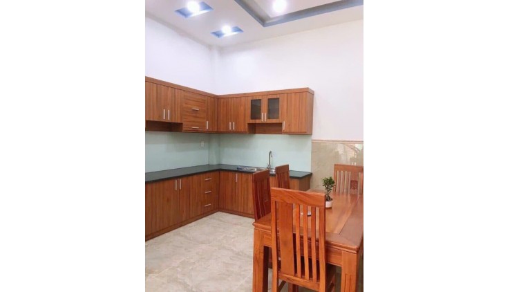 Bán nhà Gv- Nguyễn Văn Khối, ngay cv Làng hoa (4*12m), hẻm ô tô thông, nhà 3 tầng, 7Tỷ