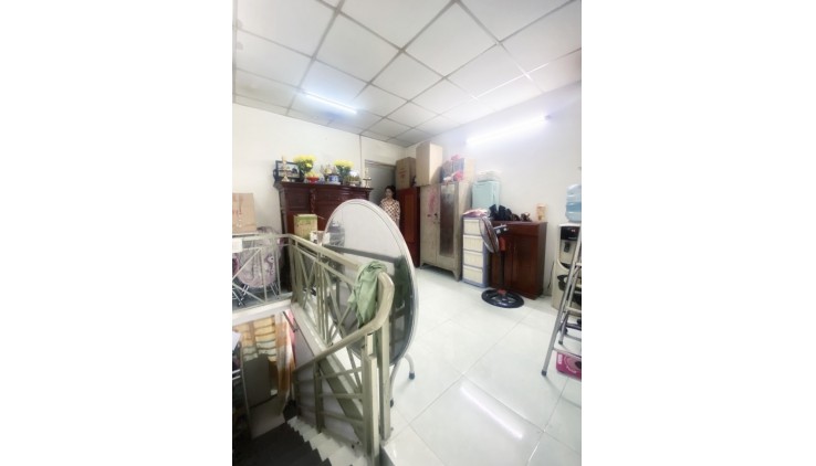 Bán nhà kế Mt Thạch Lam quận Tân Phú 4 x 16-2 tầng giảm còn  3.7 tỷ tl