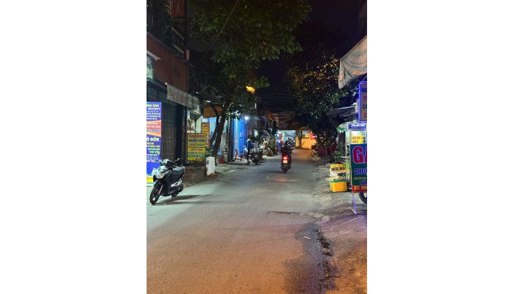 Nhà Bán Liên khu 10-11 - DT- 100MZ, 5 Tầng Chỉ 9.2 tỷ Bình Trị Đông Bình Tân