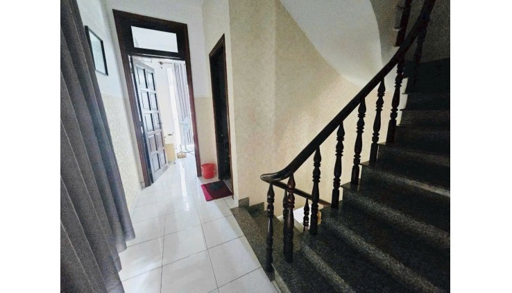 Bán nhà riêng mặt tiền 5*14 4 tầng Chợ Tân Quy quận 7 giá chỉ 9,9 tỷ
