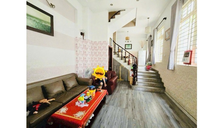Bán nhà riêng mặt tiền 5*14 4 tầng Chợ Tân Quy quận 7 giá chỉ 9,9 tỷ
