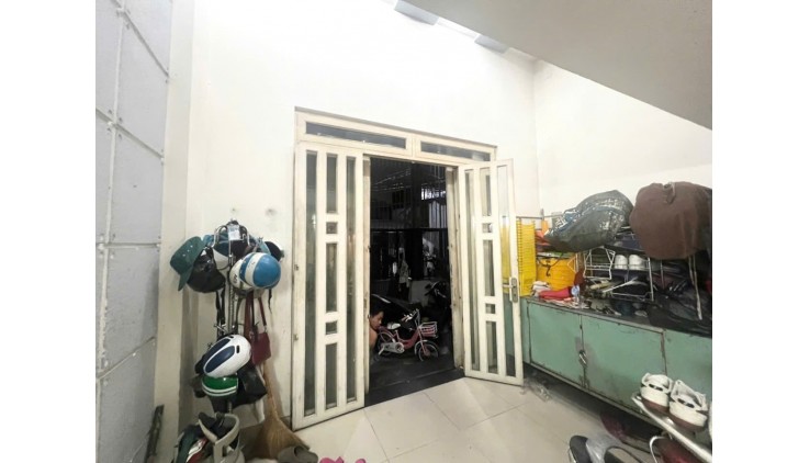 Mua bán nhà riêng tại Phường Linh Xuân, DT 100m2 x2t, ngang khủng 8m, giá chỉ 3.8ty