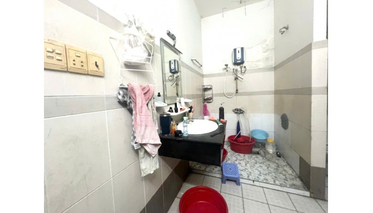 Mua bán nhà riêng tại Phường Linh Xuân, DT 100m2 x2t, ngang khủng 8m, giá chỉ 3.8ty