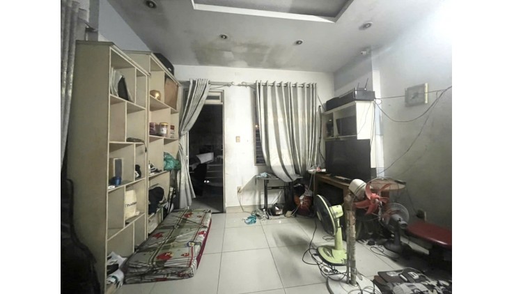 Mua bán nhà riêng tại Phường Linh Xuân, DT 101m2 x2t, NGANG KHỦNG 8m, giá chỉ 3ty hơn.