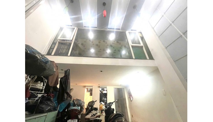 Mua bán nhà riêng tại Phường Linh Xuân, DT 101m2 x2t, NGANG KHỦNG 8m, giá chỉ 3ty hơn.