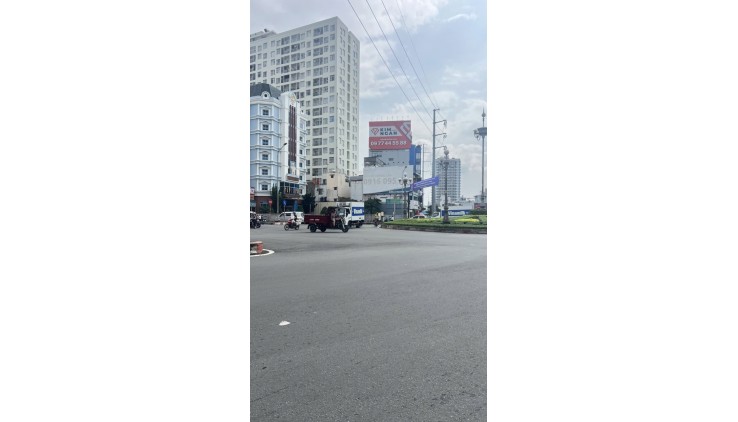 Bán nhà Mặt tiền Ông Ích Khiêm - gần vòng xoay Hòa Bình, 3.8x14m, 2 Tầng  cũ,14.2 tỷ.
