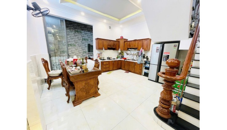 Bán nhà mặt tiền Mai Văn Vĩnh 5.2*17 5 tầng Tân Quy Quận 7 giá chỉ 19 tỷ