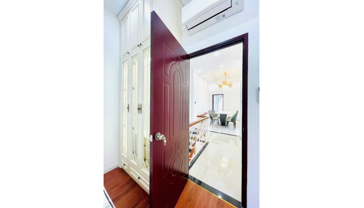 CHÍNH CHỦ Cần Bán Nhanh Căn Nhà Mặt Tiền Đẹp Vị Trí Tại Quận Bình Thạnh, TP HCM