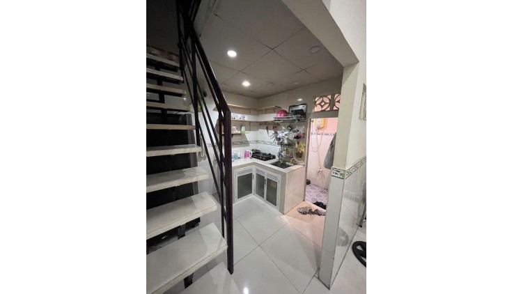 Bán nhà sát sân bay chỉ hơn 2 TỶ CÒN THƯƠNG LƯỢNG