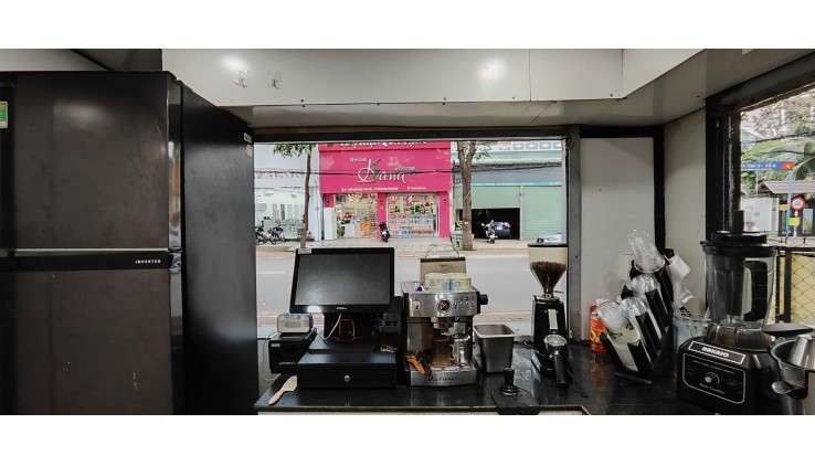 Sang tiệm Nail - Gội tại Trần Kế Xương, P7, Quận Phú Nhuận