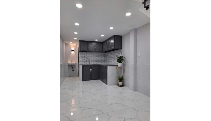 NHÀ ĐẸP LUNG LINH - VÀO Ở NGAY - GẦN TÊN LỬA MỚI - KHU AN NINH - SHR - 2.X TỶ