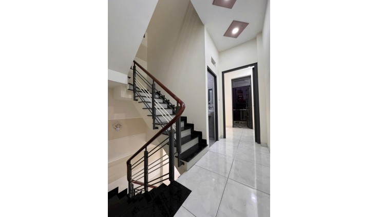 Nhà mới đón tết Đ8 sát mặt tiền Lê Văn Quới hẻm 5m thông 42m2,4Tầng Nhỉnh 4tỷ