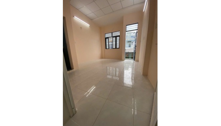BÁN NHÀ 2 TẦNG BTCT PHẠM VĂN CHÍ Q6 SÁT MT GIÁ CHỈ 3.3 TỶ
