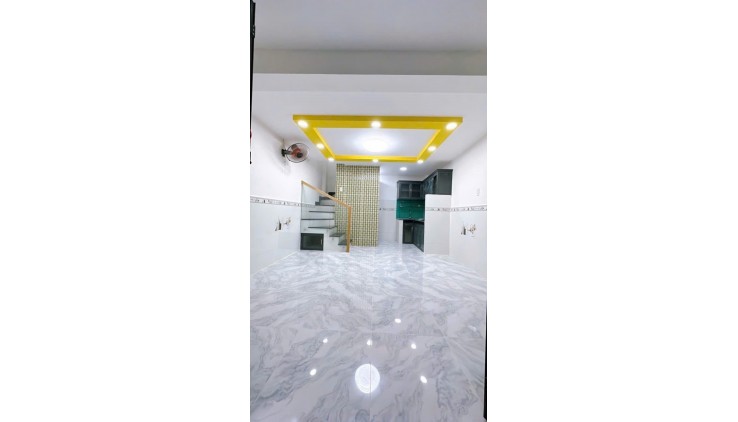Hẻm  thông rộng  Q4 
Ngang 3.8 Nở 4.2 Dài 5.5 m 
CÓ 2 TỶ X