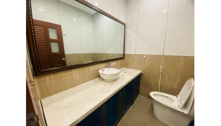 Chủ gấp bán toà nhà MT Phan Đăng Lưu, Phú Nhuận, 6 tầng có thang máy, 35 tỷ