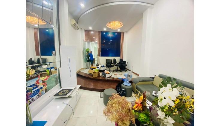 Chủ gấp bán toà nhà MT Phan Đăng Lưu, Phú Nhuận, 6 tầng có thang máy, 35 tỷ
