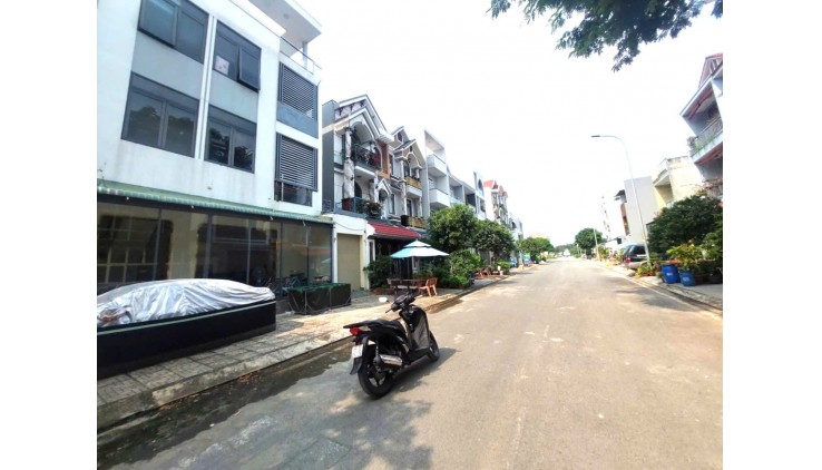 HÀNG HiẾM, Kdc VIP Linh Xuân, Thủ Đức, DTT 90m2 ( 5 x 18 ) Vuông vức, giá  nhỉnh 5T.