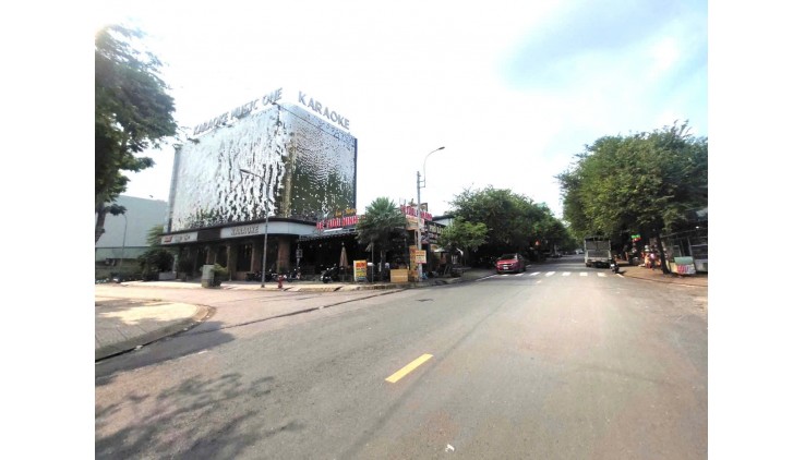 HÀNG HiẾM, Kdc VIP Linh Xuân, Thủ Đức, DTT 90m2 ( 5 x 18 ) Vuông vức, giá  nhỉnh 5T.