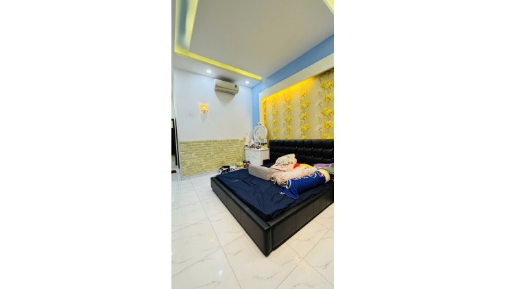 Bán nhà HXH 4*18 3 tầng mới đẹp Bình Thuận Quận 7 giá chỉ 8,9 tỷ