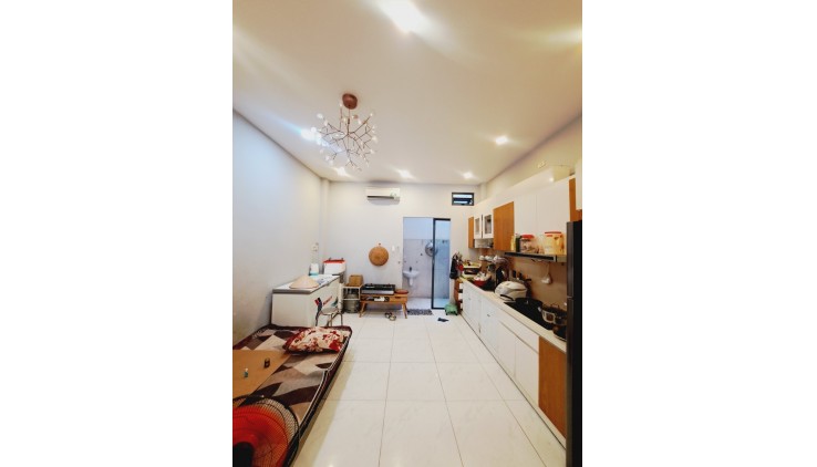 Bán nhà VTKD 7M thông Nguyễn Sơn quận Tân Phú 4 x 14- 4 tầng chỉ 7.3 tỷ tl