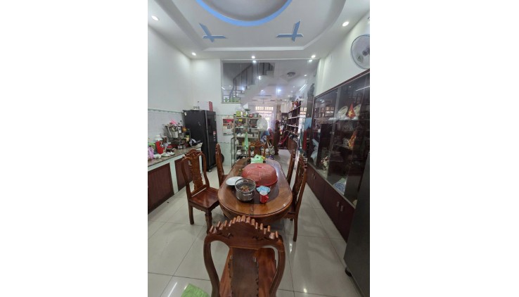 Bán nhà mặt tiền Đông Hưng Thuận 98m2(4.1m*24m), ô tô đổ cửa,  4 Tầng, cách Tr.Chinh 150m, 6.75 t