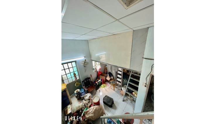 SÁT MẶT TIỀN KHÁNH HỘI Q4
XE HƠI NGAY NHÀ HƠN  2 TỶ
