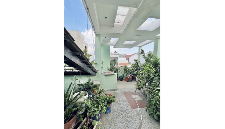 BÌNH THẠNH PHƯỜNG 26 - HXH NGỦ - 5.7*23 133m2 3 TẦNG 4PN - CHÍNH CHỦ LÂU NĂM - KHU VỰC DÂN TRÍ CAO RẤT ĐÁNG SỐNG.