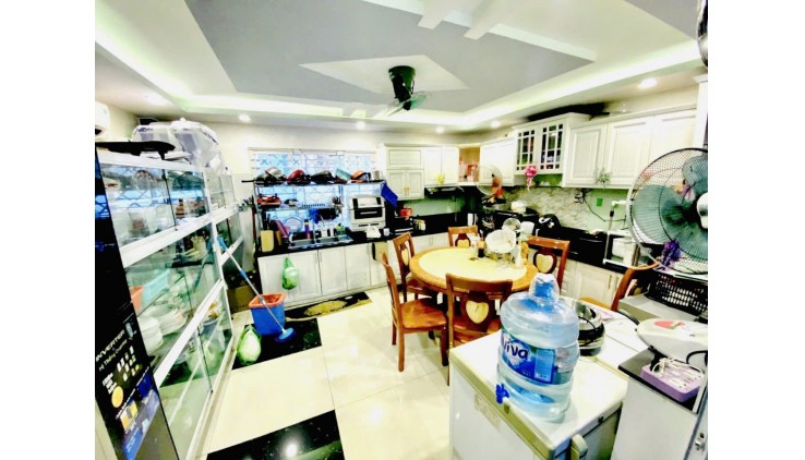 Bán nhà Hoàng Quốc Việt 65m2 5 tầng phường Phú Thuận quận 7 giá chỉ 11 tỷ
