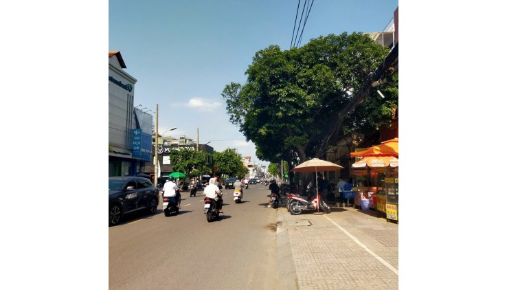 Giảm giá 1,2 tỷ còn 7,8 tỷ - 139m2 Phường 15 Tân Bình.