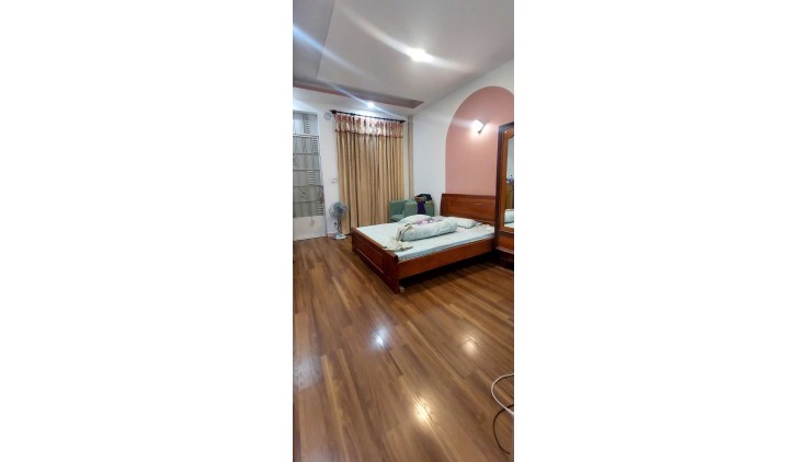 Giảm 400 triệu, 60m2, 4 phòng ngủ, HXH gần công viên Gia Định