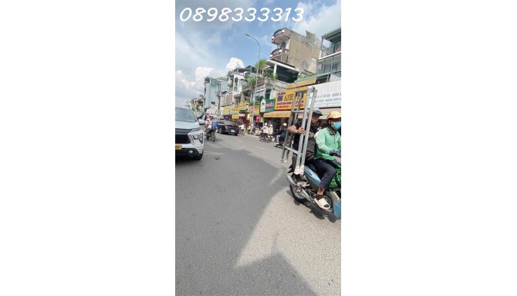Bán nhà Mặt tiền 929 Lạc Long Quân, Chỉ 4,8 tỷ, Kinh doanh đỉnh, Phường 11, Quận Tân Bình, Trung tâm nhà bán