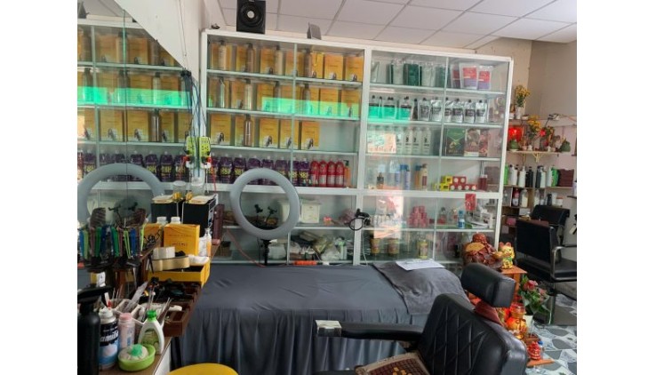 Nhà Bè ! Sang Salon Tóc Mới , MB thuê chỉ có 6 tr/ tháng , MT Đường Số 5 ( KDC Nam Sài Gòn Long Hậu , vị trí đẹp khu vực rất đông, sầm uất )