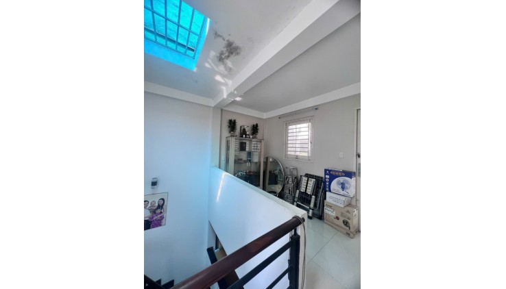 Bán nhà Nguyễn Chánh Sắt, P13, Tân Bình, dt 4m x 13m , 3 tầng sân thượng, giá 6.8 tỷ