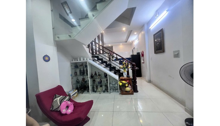 Bán nhà Nguyễn Chánh Sắt, P13, Tân Bình, dt 4m x 13m , 3 tầng sân thượng, giá 6.8 tỷ