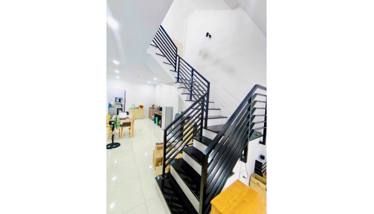 Chủ ngộp bank cần bán nhà Nguyễn Đức Thuận, P13, Tân Bình, 3.5m x 19m, HXH, 7.2tỷ