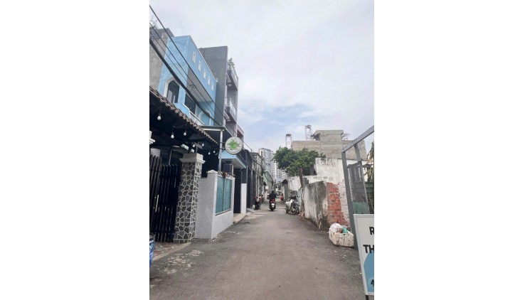 Biệt Thự Quận 2, 131m2 x 4 tầng kiêng cố, ngang Siêu Khủng7m, Q2, Giá 7y nhỉnh.