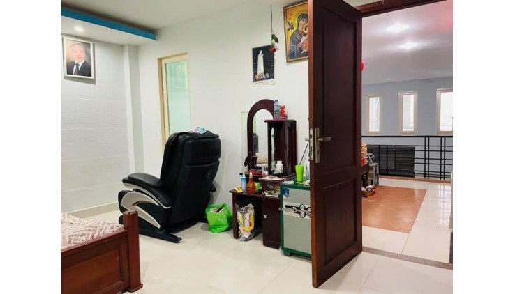 Bán nhà Hẻm xe hơi 6m Tân Hải - ngay Cộng Hòa - Etown, DT: 5.3x19m, 4 T- 4PN, 14 tỷ.