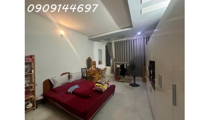 Nhà 3 tầng 1/ đường Phan Văn Hớn, phường TTN. Q12, dt 60m2 (4mx15m), hẻm xe tải. Giá 6,6Tỷ