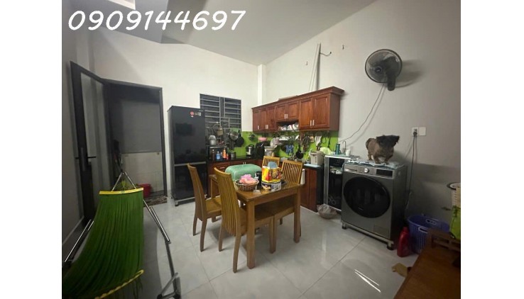 Nhà 3 tầng 1/ đường Phan Văn Hớn, phường TTN. Q12, dt 60m2 (4mx15m), hẻm xe tải. Giá 6,6Tỷ