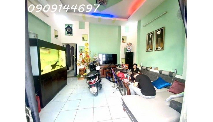 Nhà 3 tầng đường THỚI AN 4, phường Thới An, Q12, dt 67,3m2 (5mx13,5m) Hẻm ôtô Giá 4,25Tỷ