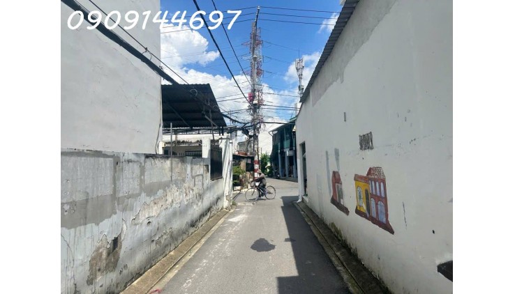 Nhà 3 tầng đường THỚI AN 4, phường Thới An, Q12, dt 67,3m2 (5mx13,5m) Hẻm ôtô Giá 4,25Tỷ